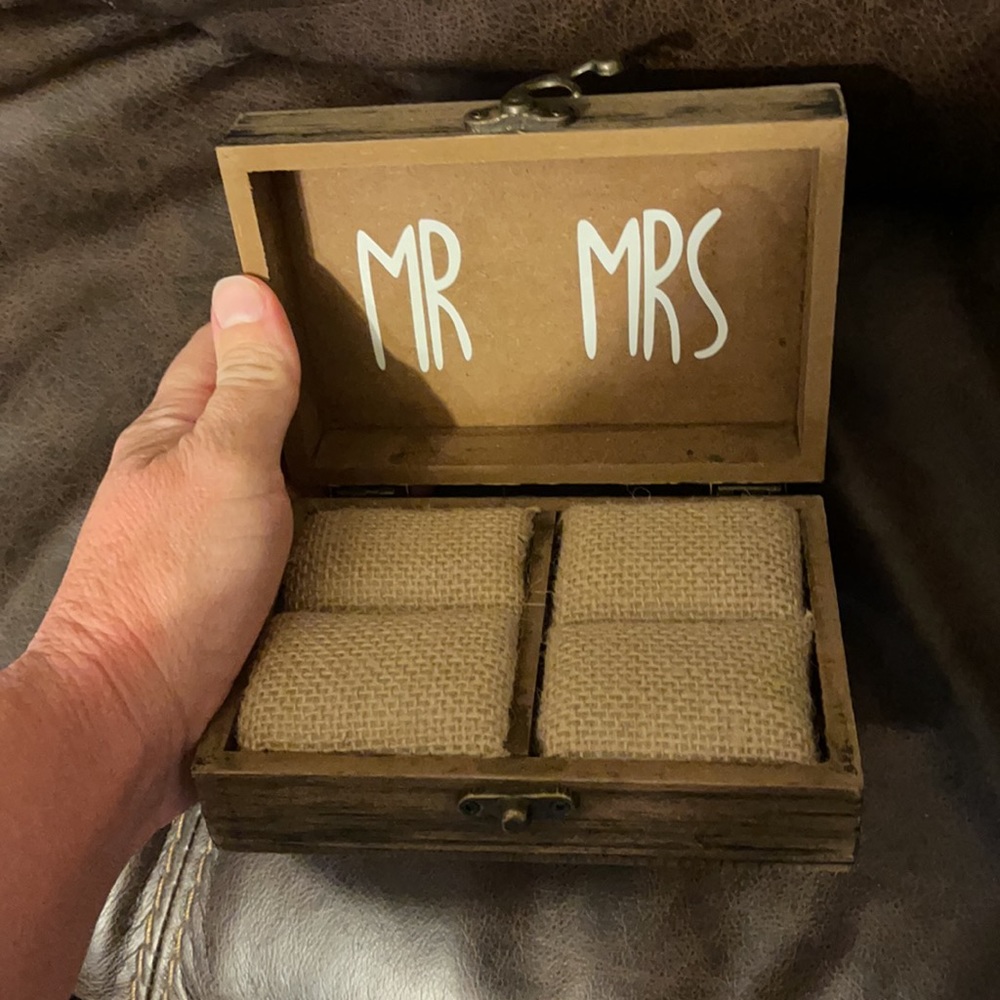 Ring box - Picture 3 of 3